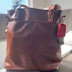 Brown Leather Tote Bag with Spacious Design